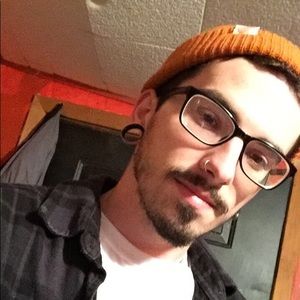 Meet your Posher, Jonathan